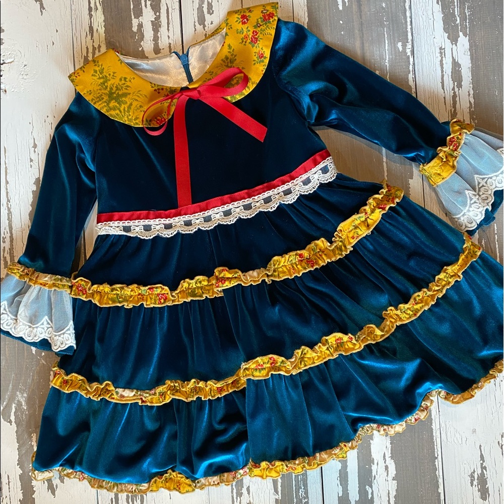 Girls size 5 Runaway pony dress